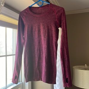 Lululemon workout top